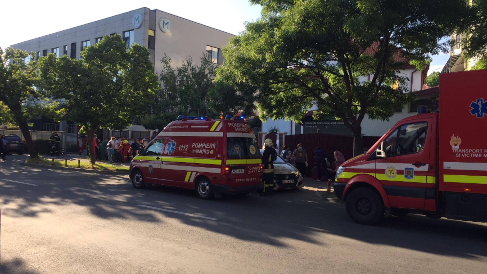 Incendiu într-un centru de dializă din Craiova, zeci de pacienți evacuați