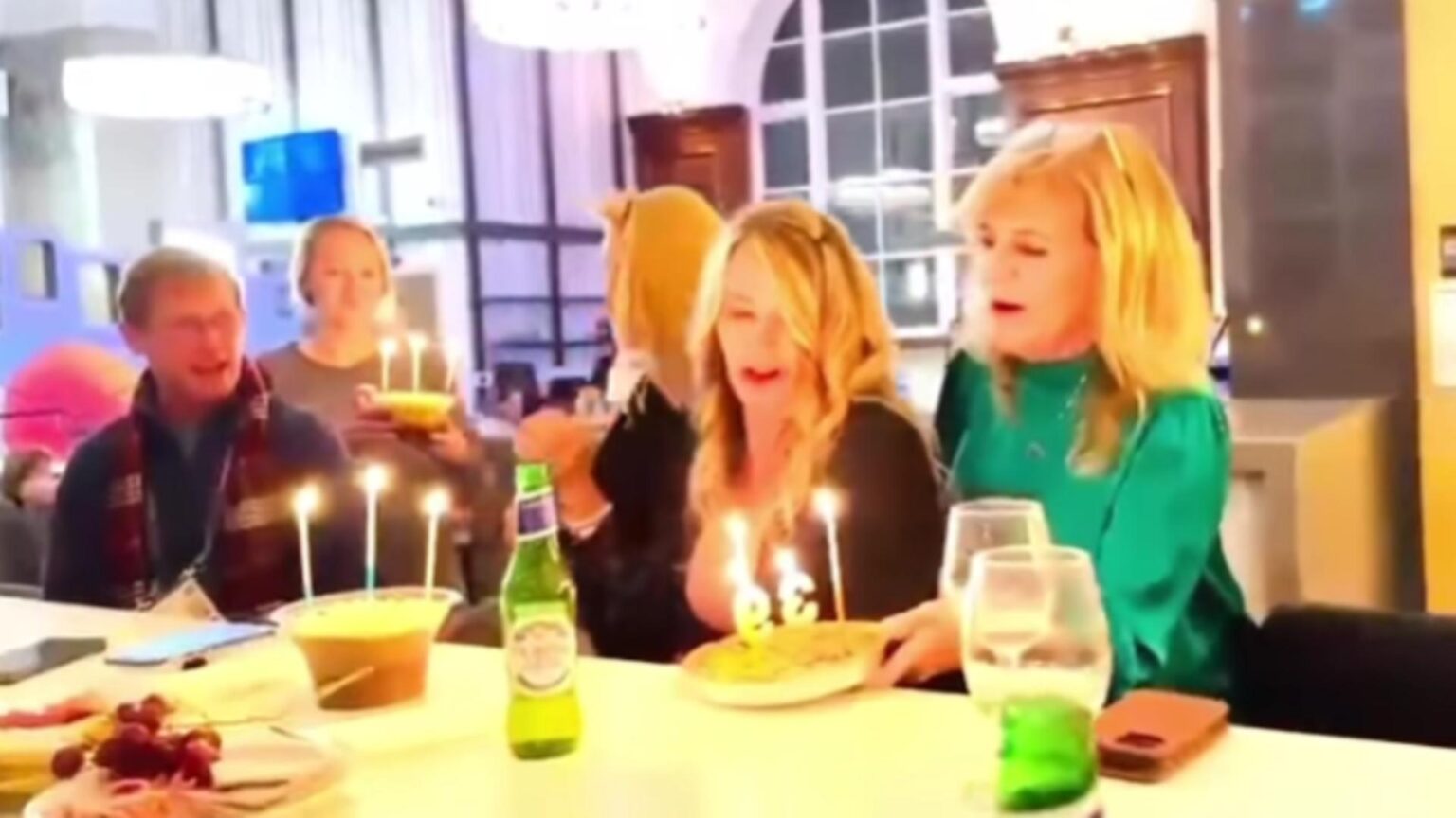 Nadia Comăneci, petrecere surpriză de ziua de naștere. Câți ani a împlinit sportiva