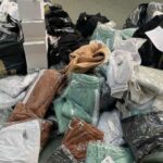 Cantitate impresionantă de bunuri contrafăcute, reţinută de poliţiştii de frontieră de la Giurgiu