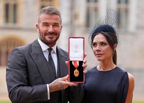 David Beckham a fost ridicat la rang de cavaler de Regele Charles » Soția Victoria i-a fost alături, imaginile au devenit virale
