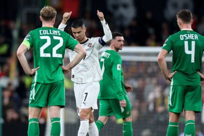 Cristiano Ronaldo, comportament degradant în Irlanda -0. Starul a făcut circ și a încasat cartonașul roșu după un gest golănesc