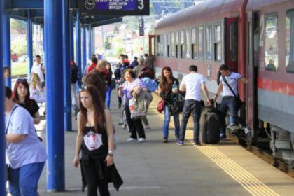 Marea economie la buget, după ce Bolojan le-a tăiat studenților biletele de tren. Cifra halucinantă înregistrată, după măsurile absurde de austeritate