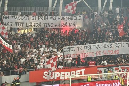 Mesajul fanilor lui Dinamo, pe „Arcul de Triumf”, la derby-ul pentru Europa cu FCSB