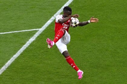 ”Nu-mi vine să cred ce văd!” Lui PSG i-a fost interzis un penalty! Saka, henț flagrant în propriul careu